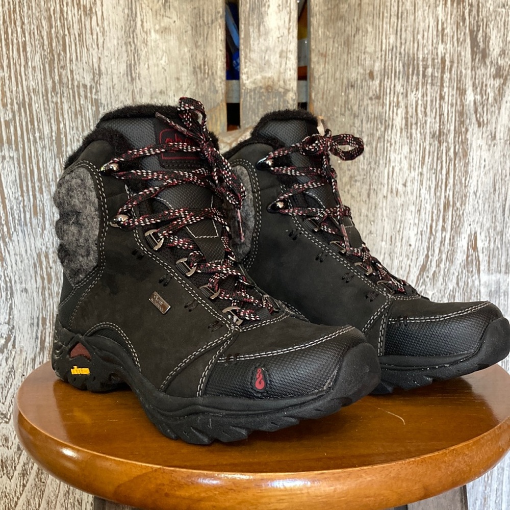 COPY - Ahnu Thinsulate Leather Hiking Boots Vibram sole size 6 Womens
